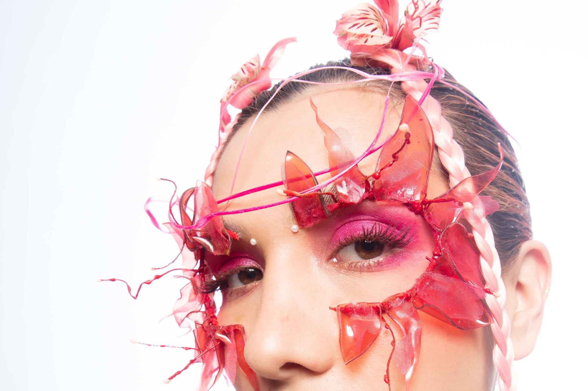 “Rosales”: un poema de su bisabuela cobra vida en la voz de LÖM