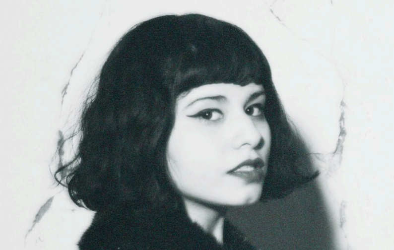 Juana Castañeda trae su mística rock-pop a Guadalajara