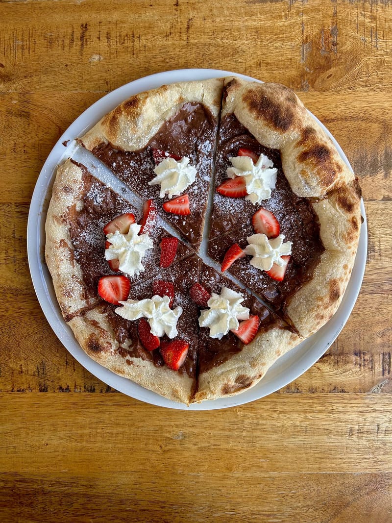 pizza con nutella y fresa