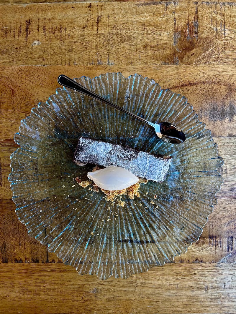 brownie all'italiana con helado de vainilla