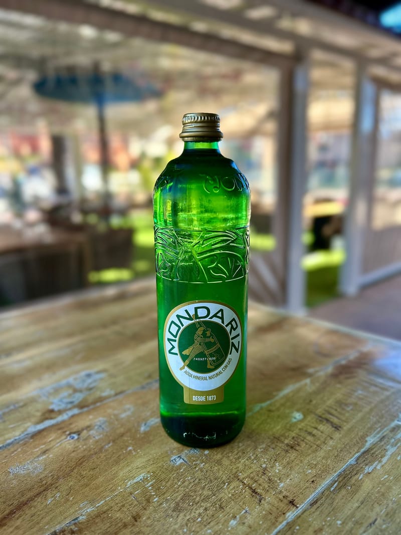 Agua mondariz con gas