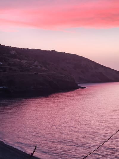 שקיעות באיקריה