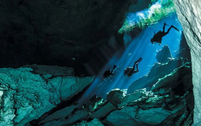 Cenote Diving in Cancun: A Magical Underwater Adventure