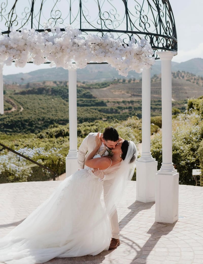 COORDINATION THAT MAKES YOU FEEL LIKE A GUEST