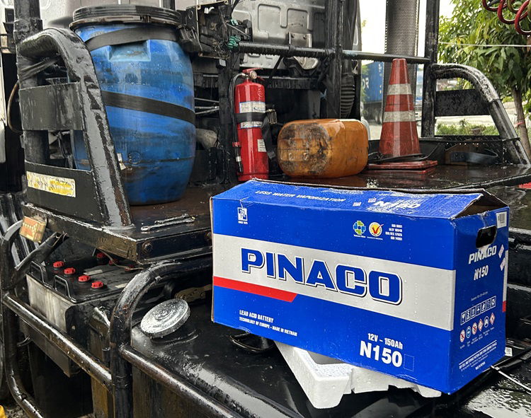แบตเตอรี่หัวลาก Ud truck ติดตั้ง pinaco n150