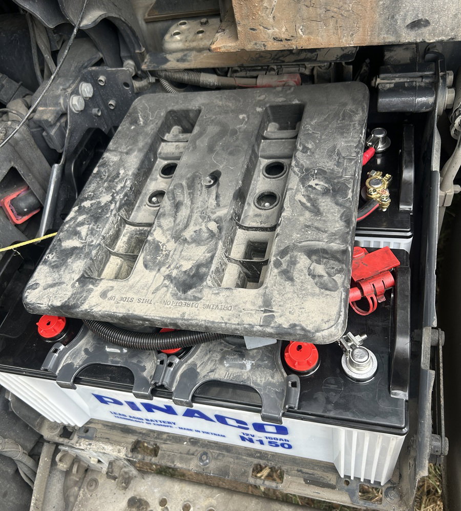 เปลี่ยนแบตรถพ่วง Volvo Scania 150 แอมป์ N150 ศรีราชา–อ่าวอุดม ชลบุรี