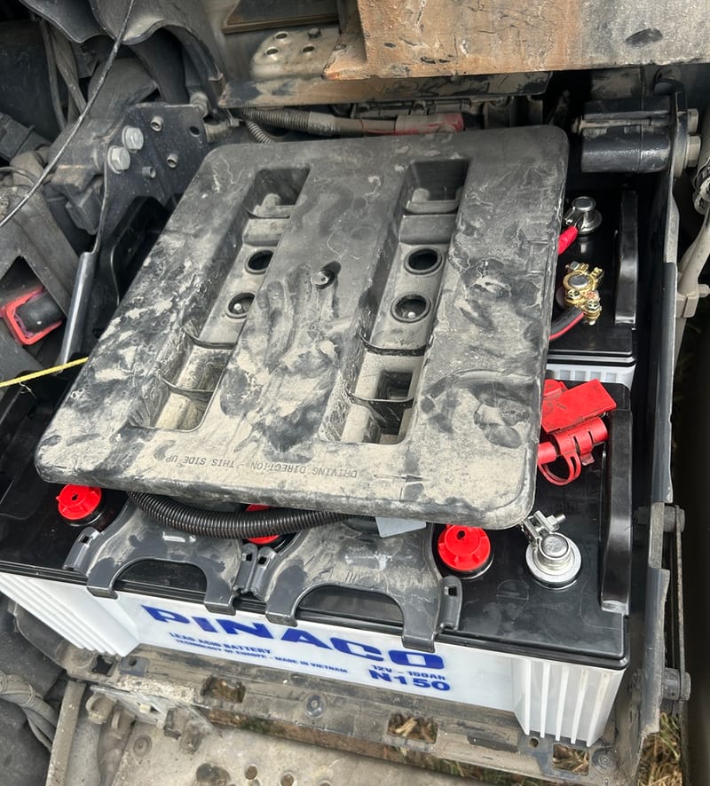 เปลี่ยนแบตรถพ่วง Volvo Scania 150 แอมป์ N150 ศรีราชา–อ่าวอุดม ชลบุรี