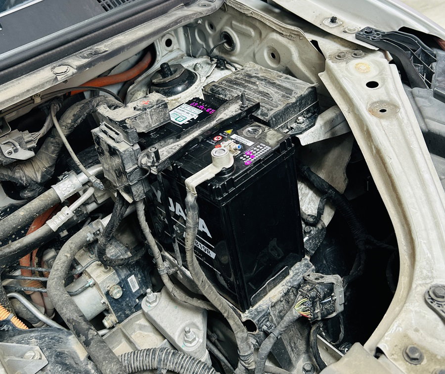 บริการเปลี่ยนแบตเตอรี่ NETA V 12V บ่อวิน เขาขยาย ศรีราชา ใช้แบต YUASA Y-MF45