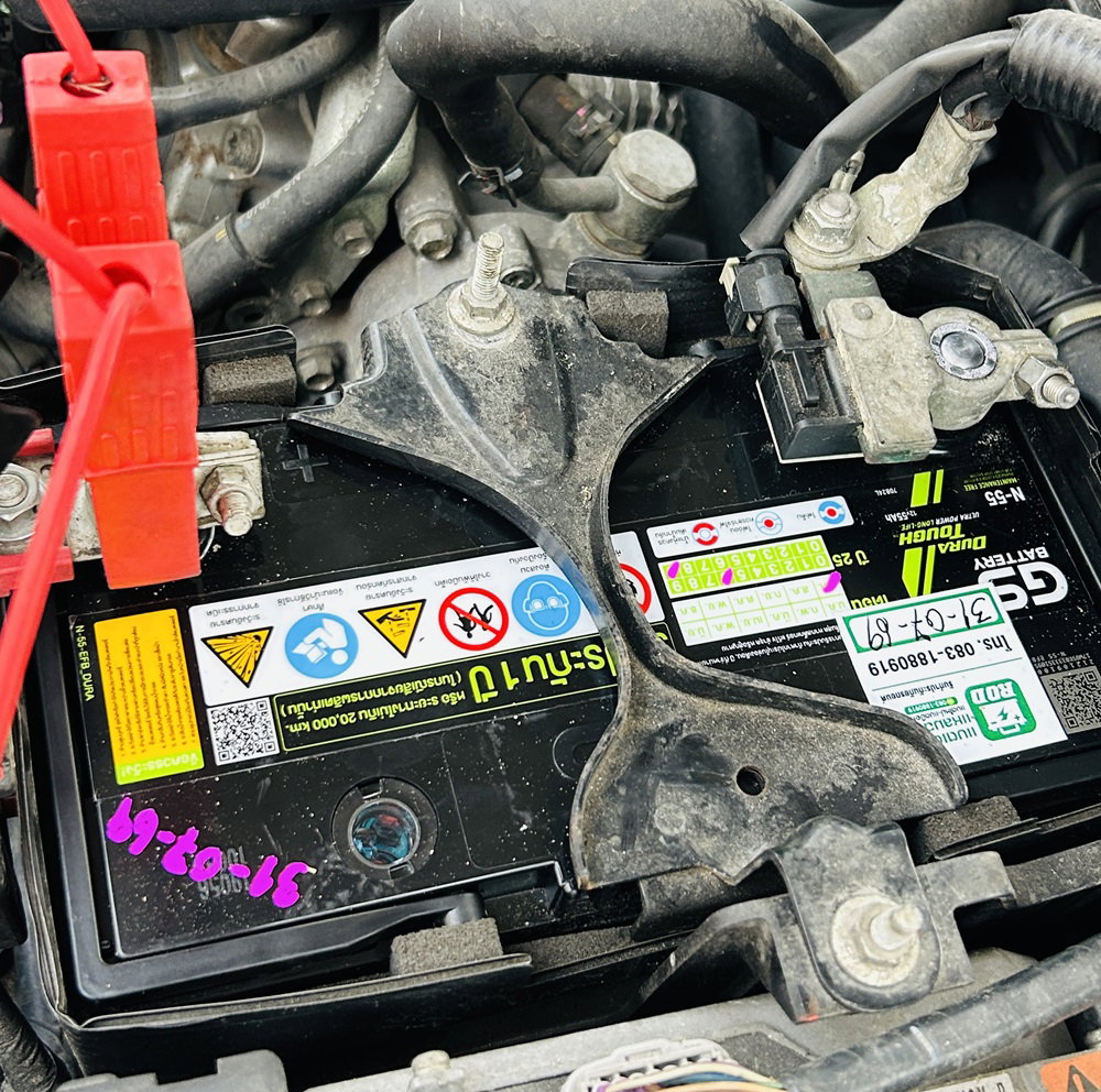 เปลี่ยนแบตเตอรี่ตรงรุ่น ระบบ i-Stop แบตเตอรี่สำหรับรถยนต์ มาสด้า 2 (Mazda 2)