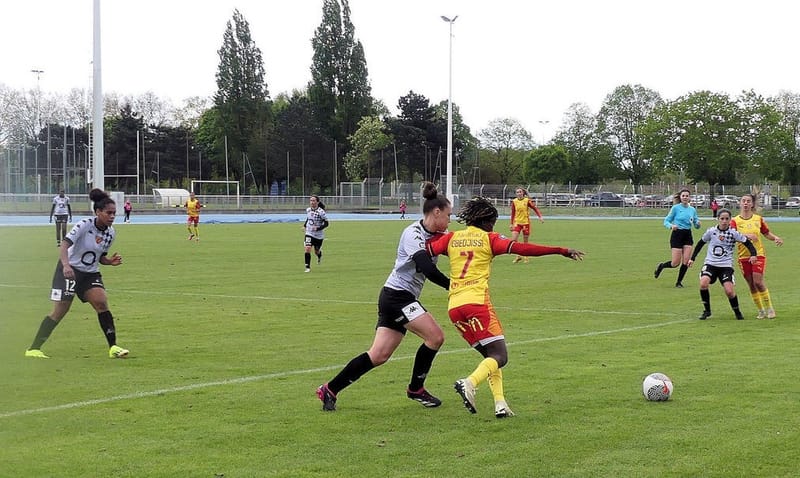 Lens - Metz (1-0)