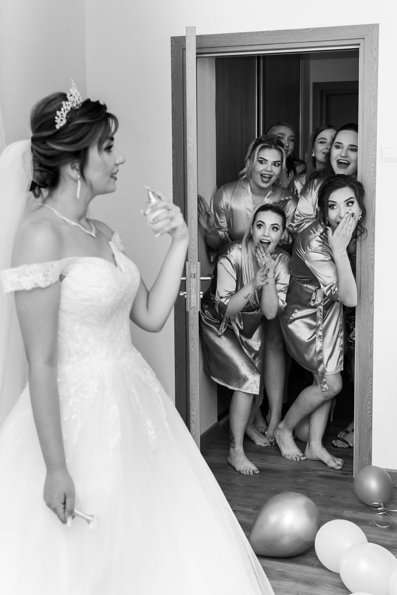 O selecție de imagini care surprind emoția, naturalețea și eleganța fiecărei nunți.