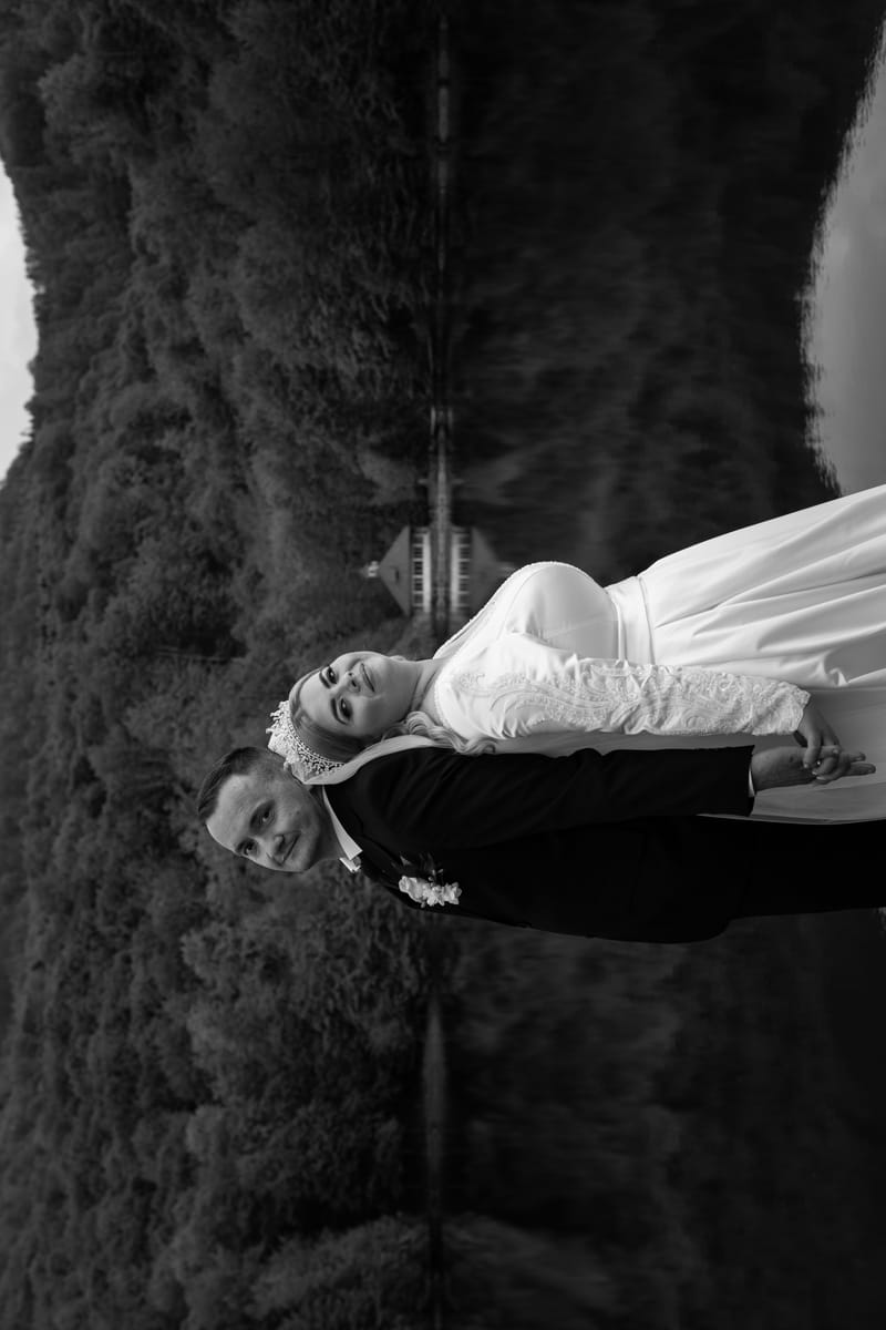 O selecție de imagini care surprind emoția, naturalețea și eleganța fiecărei nunți.