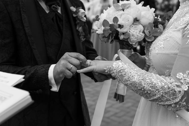 O selecție de imagini care surprind emoția, naturalețea și eleganța fiecărei nunți.