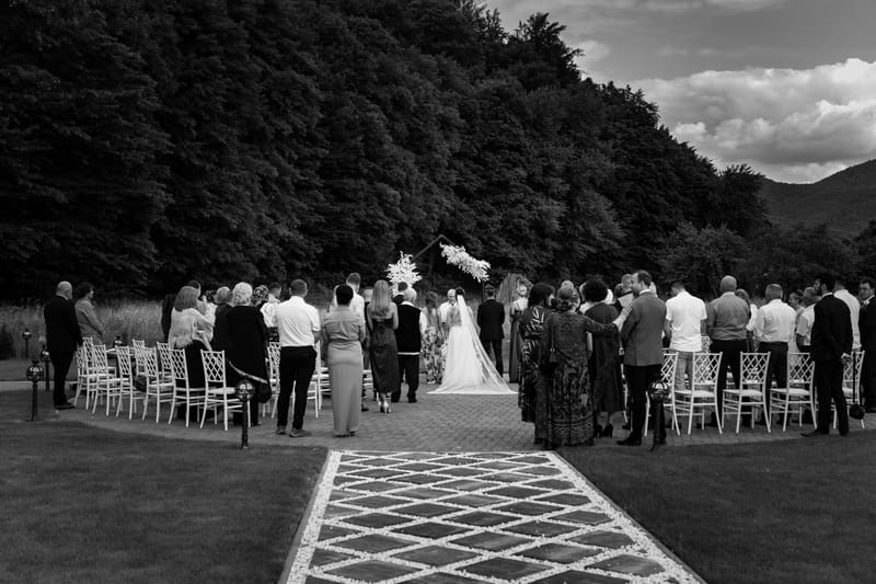 O selecție de imagini care surprind emoția, naturalețea și eleganța fiecărei nunți.