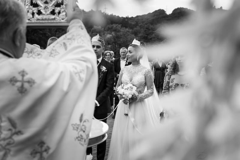 O selecție de imagini care surprind emoția, naturalețea și eleganța fiecărei nunți.