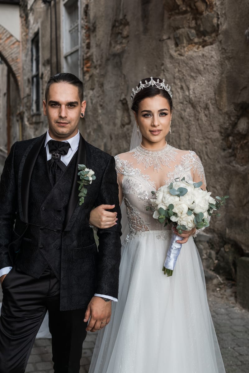 O selecție de imagini care surprind emoția, naturalețea și eleganța fiecărei nunți.