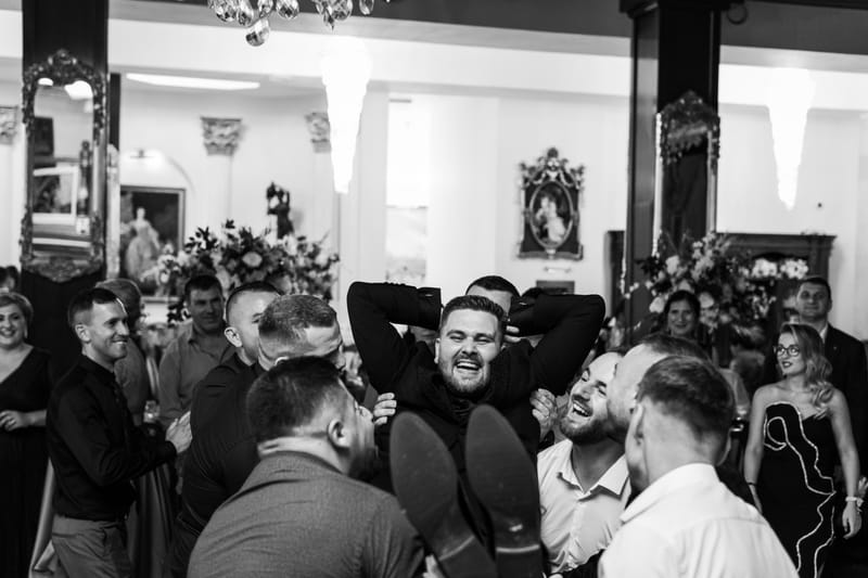 O selecție de imagini care surprind emoția, naturalețea și eleganța fiecărei nunți.