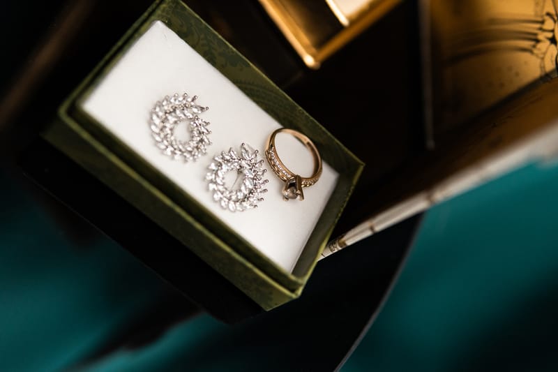 O selecție de imagini care surprind emoția, naturalețea și eleganța fiecărei nunți.