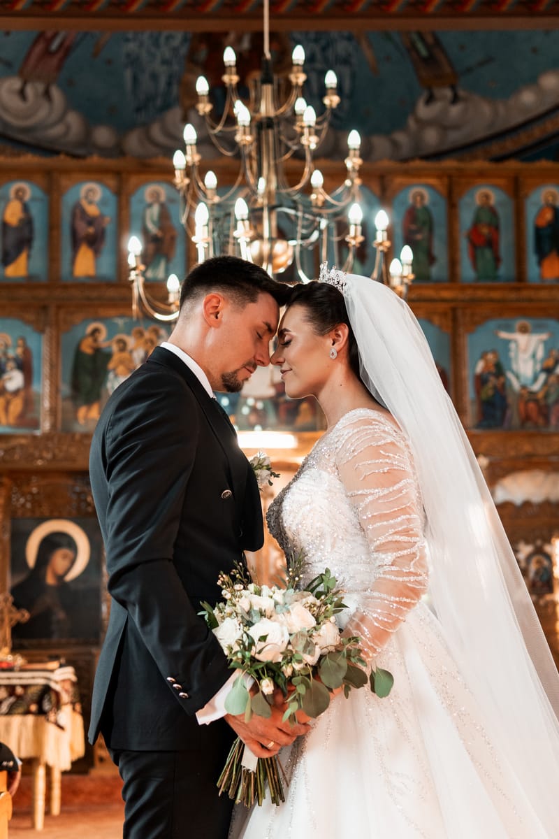 O selecție de imagini care surprind emoția, naturalețea și eleganța fiecărei nunți.