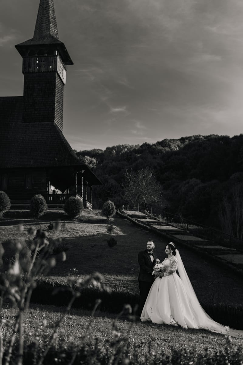 O selecție de imagini care surprind emoția, naturalețea și eleganța fiecărei nunți.