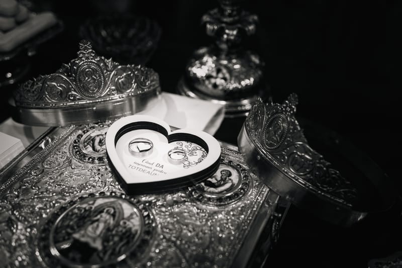 O selecție de imagini care surprind emoția, naturalețea și eleganța fiecărei nunți.