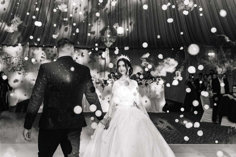 O selecție de imagini care surprind emoția, naturalețea și eleganța fiecărei nunți.