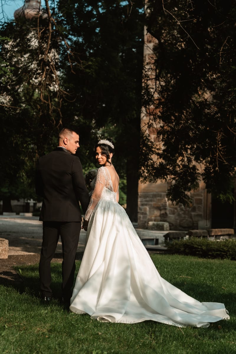 O selecție de imagini care surprind emoția, naturalețea și eleganța fiecărei nunți.