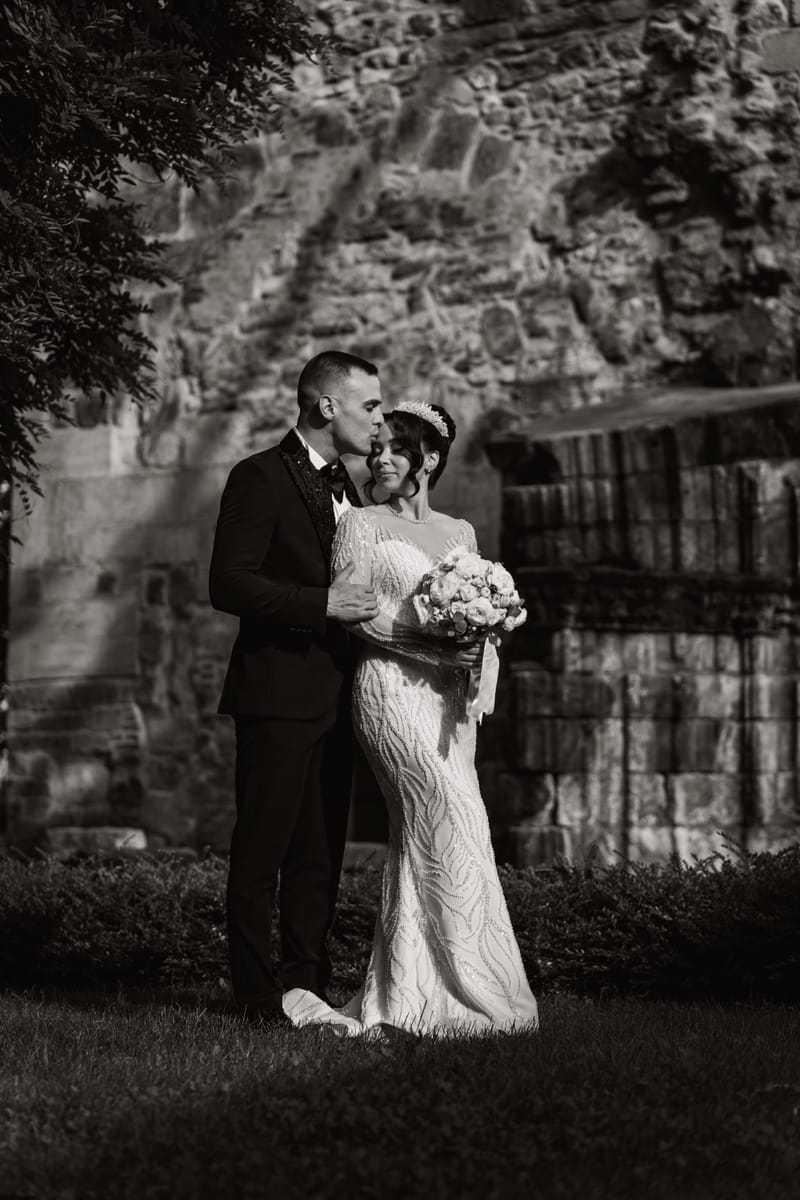 O selecție de imagini care surprind emoția, naturalețea și eleganța fiecărei nunți.