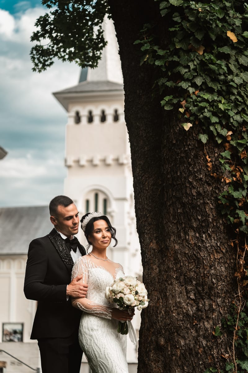 O selecție de imagini care surprind emoția, naturalețea și eleganța fiecărei nunți.