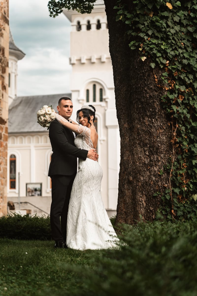 O selecție de imagini care surprind emoția, naturalețea și eleganța fiecărei nunți.