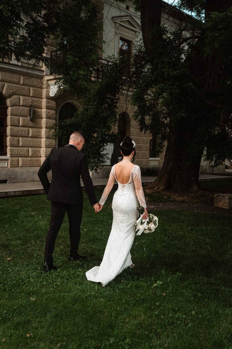 O selecție de imagini care surprind emoția, naturalețea și eleganța fiecărei nunți.