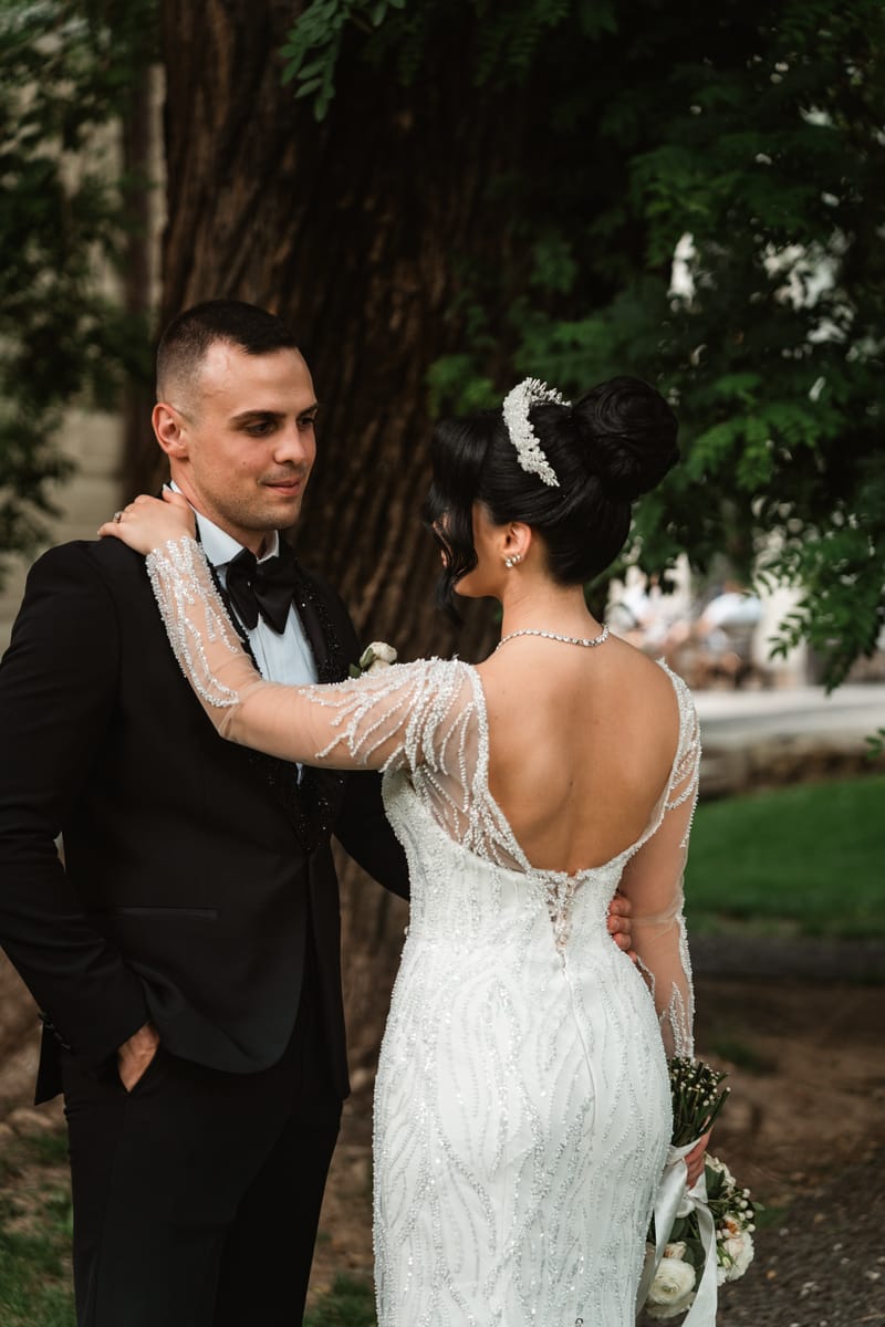 O selecție de imagini care surprind emoția, naturalețea și eleganța fiecărei nunți.