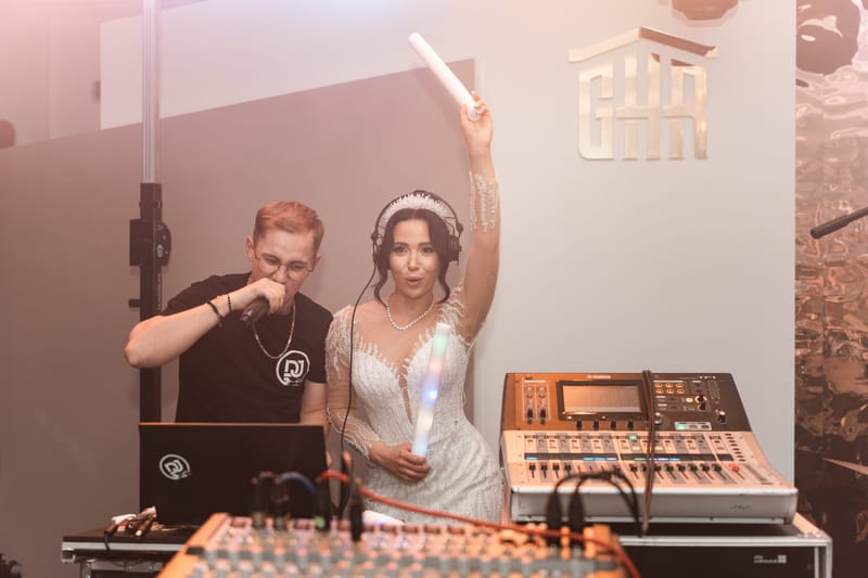 O selecție de imagini care surprind emoția, naturalețea și eleganța fiecărei nunți.