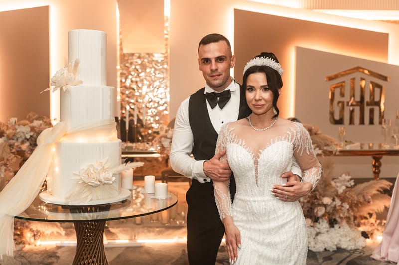 O selecție de imagini care surprind emoția, naturalețea și eleganța fiecărei nunți.