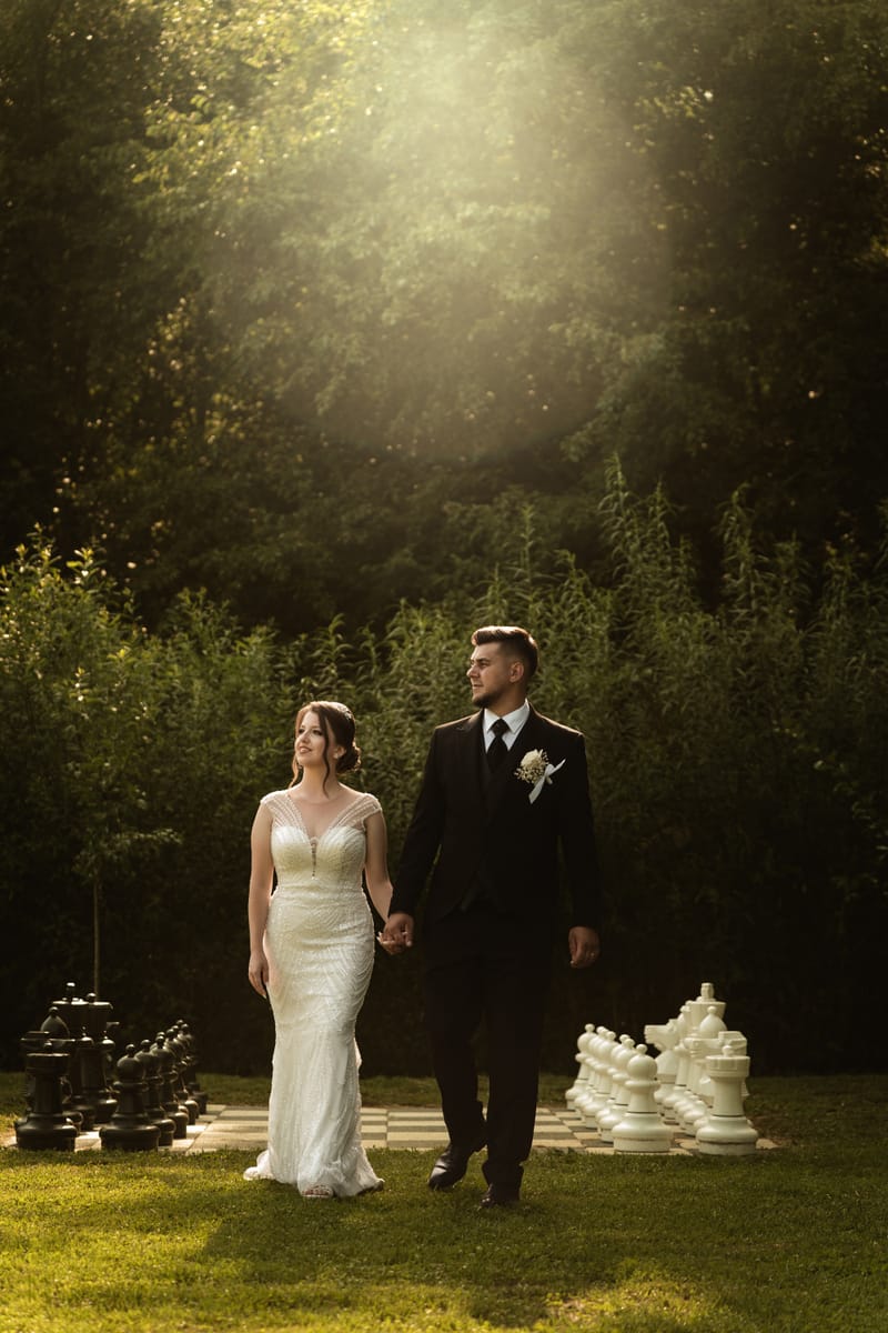 O selecție de imagini care surprind emoția, naturalețea și eleganța fiecărei nunți.