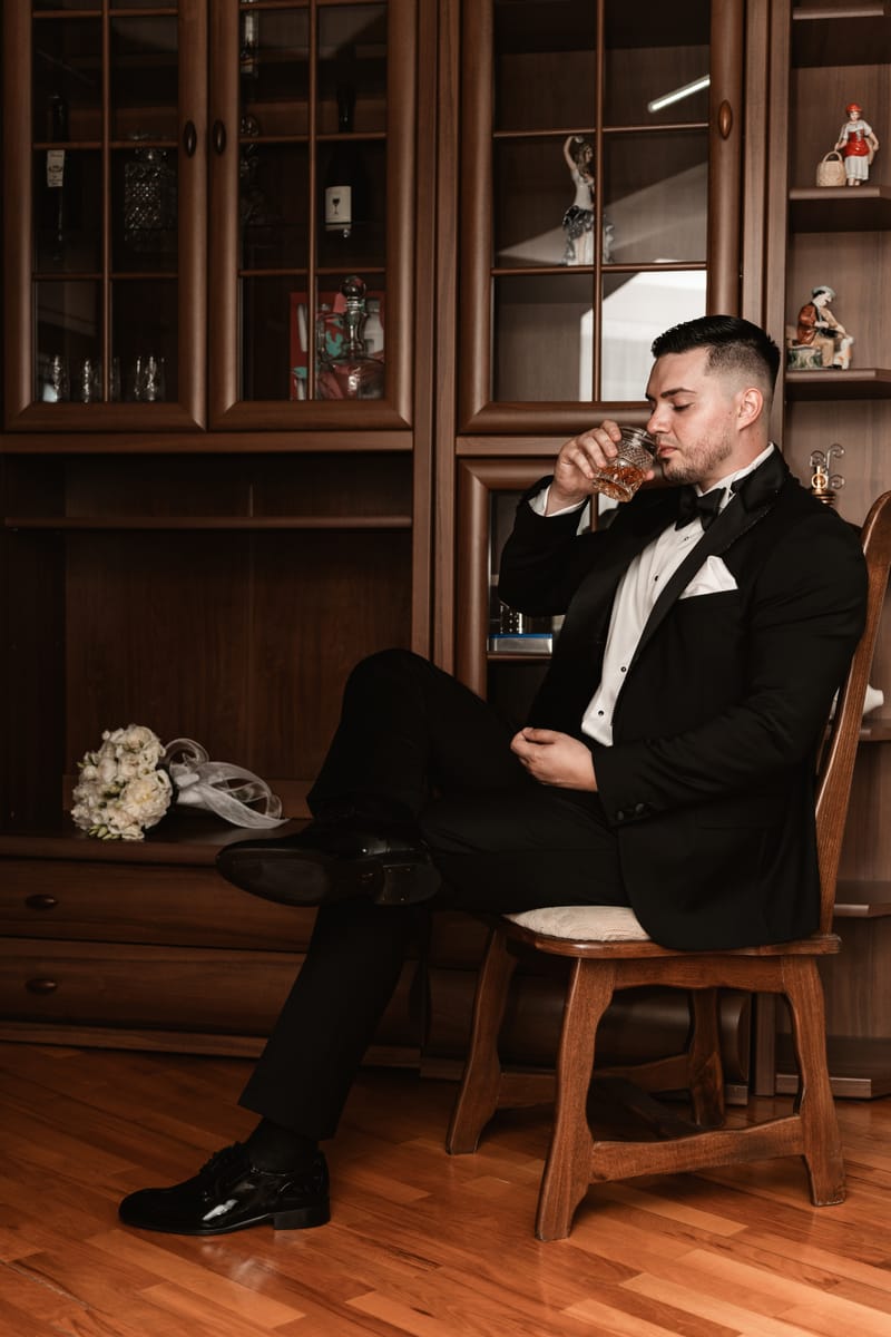 O selecție de imagini care surprind emoția, naturalețea și eleganța fiecărei nunți.