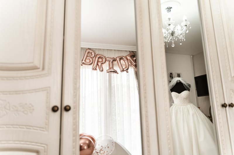 O selecție de imagini care surprind emoția, naturalețea și eleganța fiecărei nunți.