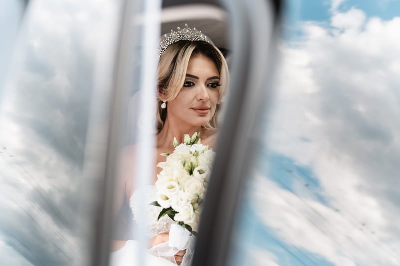 O selecție de imagini care surprind emoția, naturalețea și eleganța fiecărei nunți.