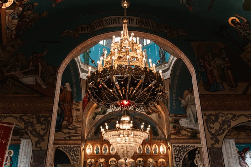 O selecție de imagini care surprind emoția, naturalețea și eleganța fiecărei nunți.