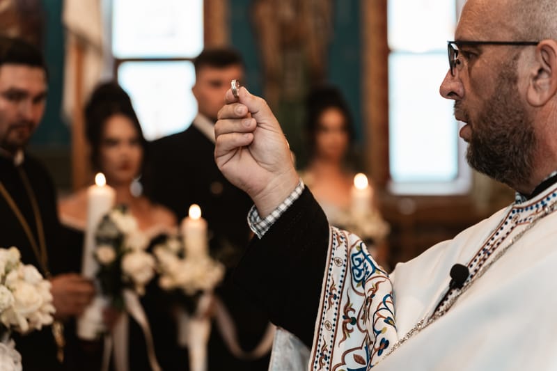 O selecție de imagini care surprind emoția, naturalețea și eleganța fiecărei nunți.