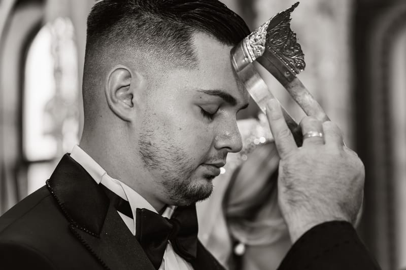 O selecție de imagini care surprind emoția, naturalețea și eleganța fiecărei nunți.