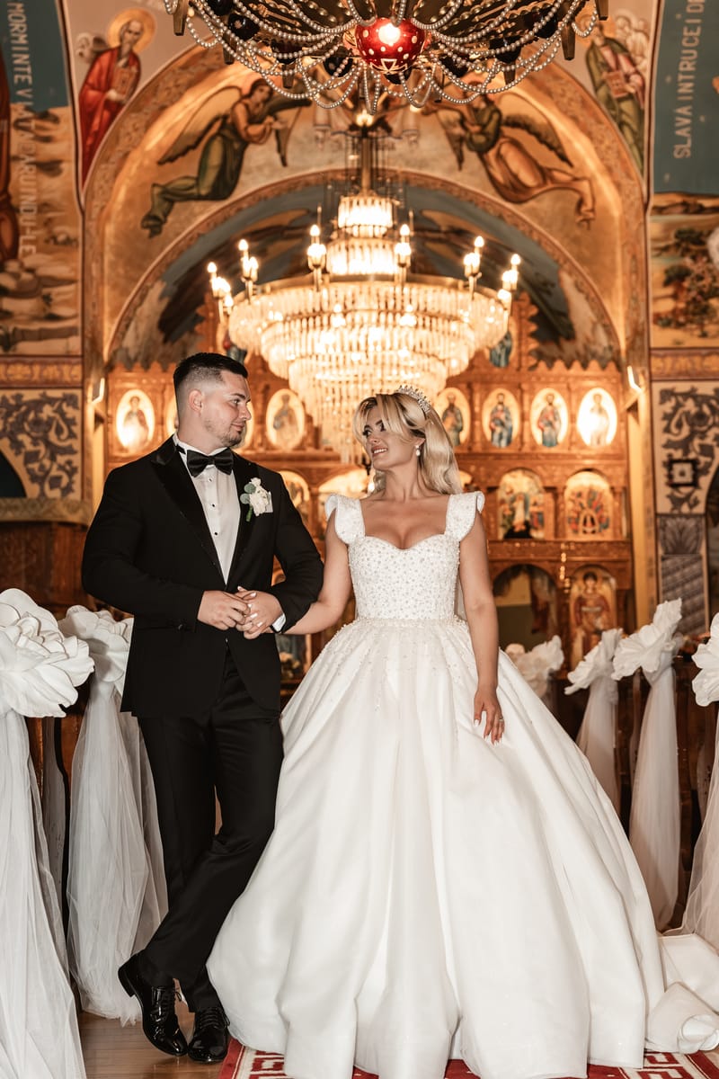 O selecție de imagini care surprind emoția, naturalețea și eleganța fiecărei nunți.