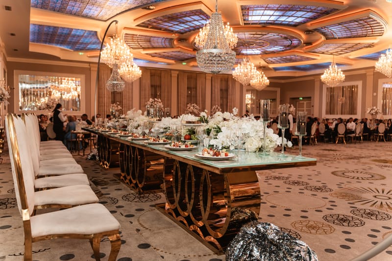 O selecție de imagini care surprind emoția, naturalețea și eleganța fiecărei nunți.