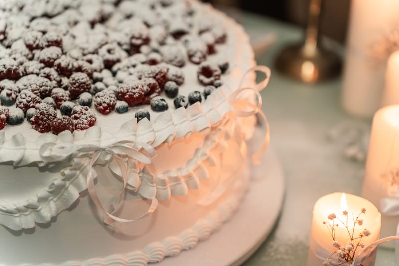 O selecție de imagini care surprind emoția, naturalețea și eleganța fiecărei nunți.