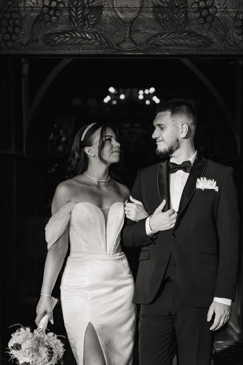 O selecție de imagini care surprind emoția, naturalețea și eleganța fiecărei nunți.