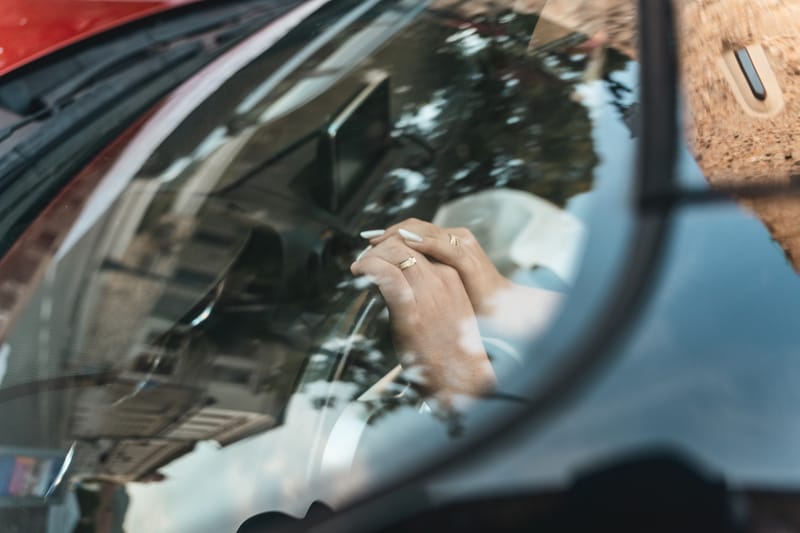 O selecție de imagini care surprind emoția, naturalețea și eleganța fiecărei nunți.