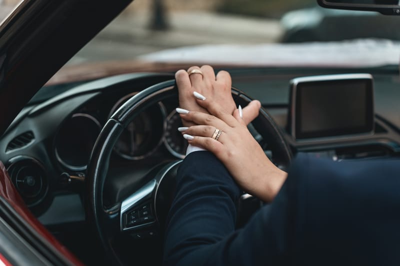 O selecție de imagini care surprind emoția, naturalețea și eleganța fiecărei nunți.