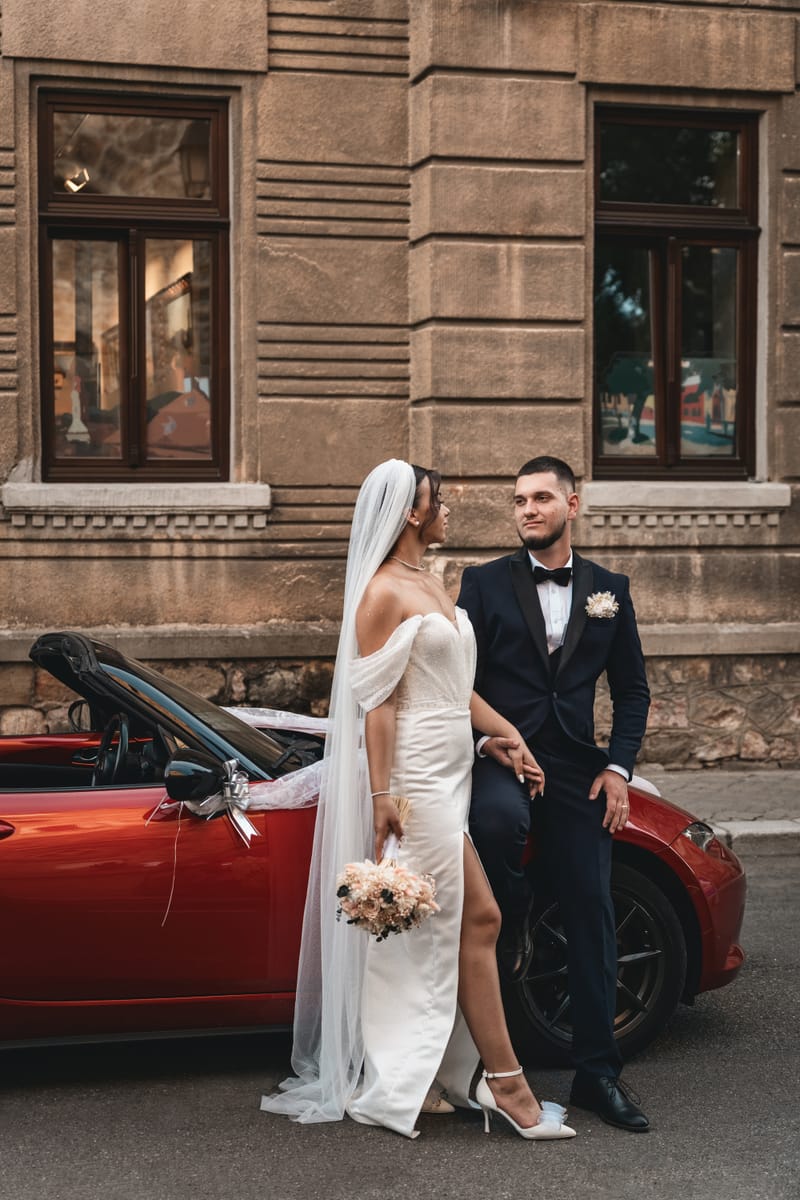 O selecție de imagini care surprind emoția, naturalețea și eleganța fiecărei nunți.