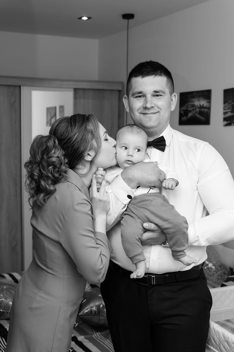 Momente sincere și detalii pline de sensibilitate, surprinse într-o zi specială pentru întreaga familie.