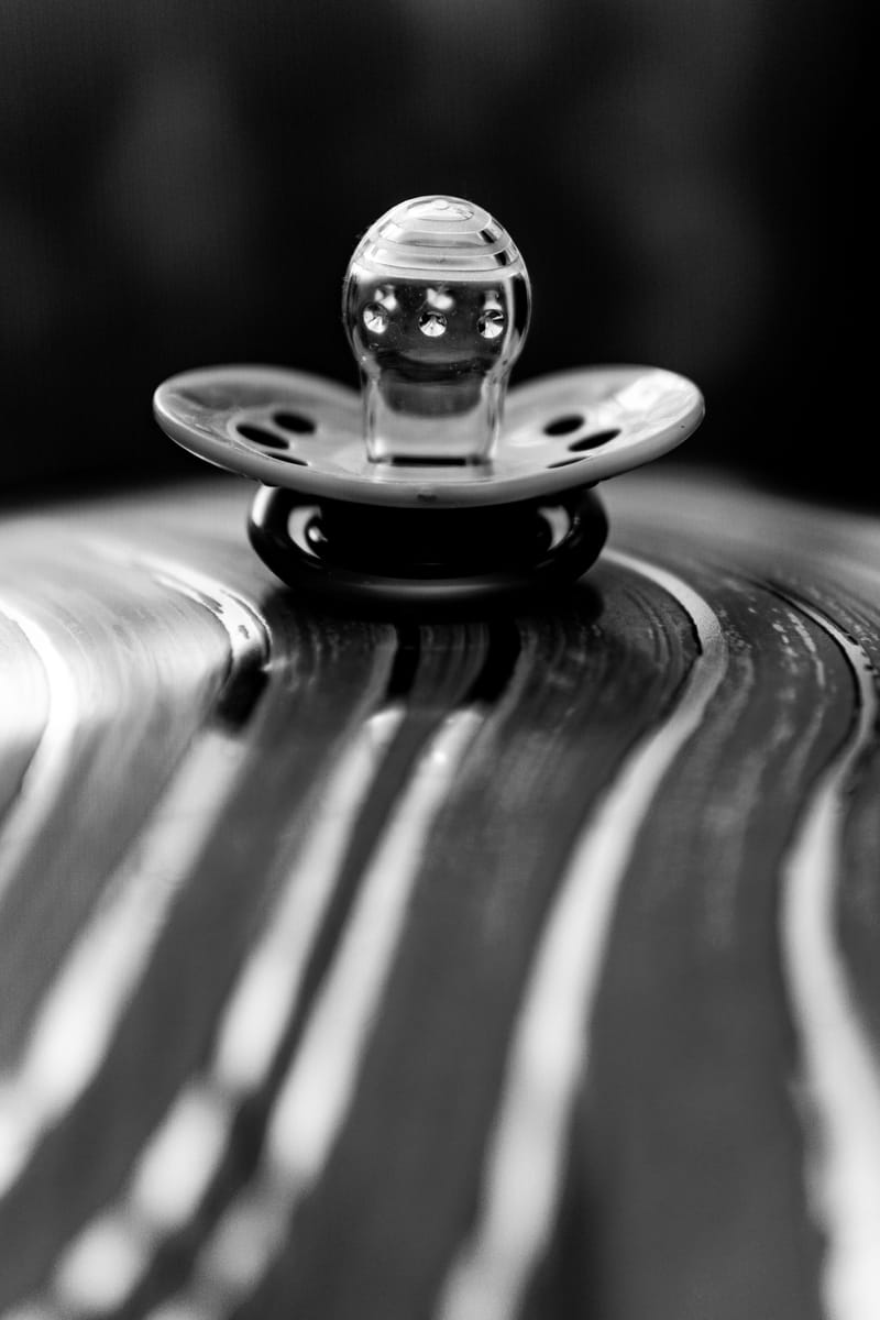 Momente sincere și detalii pline de sensibilitate, surprinse într-o zi specială pentru întreaga familie.